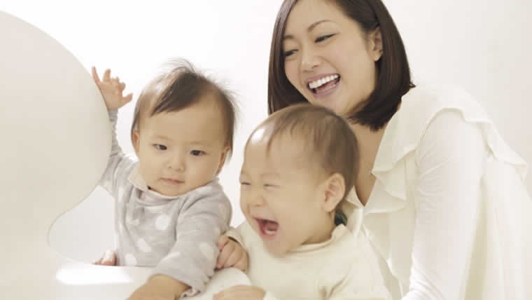 赤ちゃんの笑顔は多い 赤ちゃん1日平均400回 大人15回 ヒントのツボ